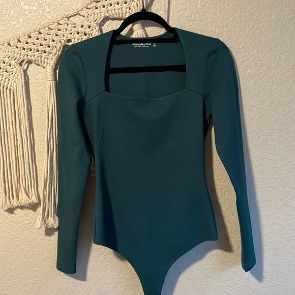NWOT Abercrombie Long Sleeve Ponte Square Neck Bodysuit - Picture 2 of 8